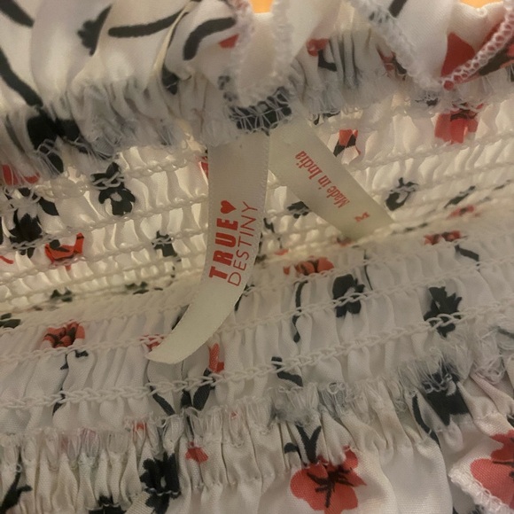 Zara Cream Flutter Sleeve Smocked Blouse - Picture 4 of 4